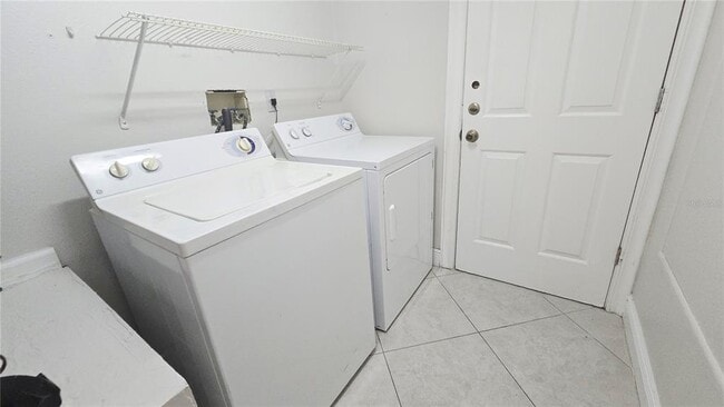 Building Photo - 2565 Davenport Cir