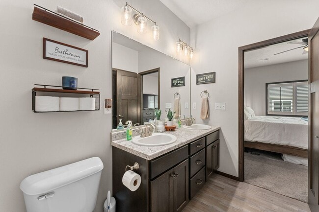 Building Photo - 4500 E Whisper Ridge Pl