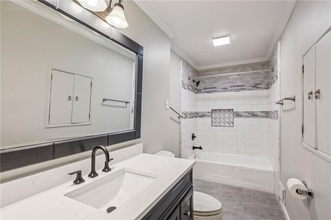 Building Photo - 2762 Dresden Dr