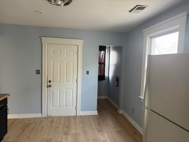 Building Photo - 2229 Faber St