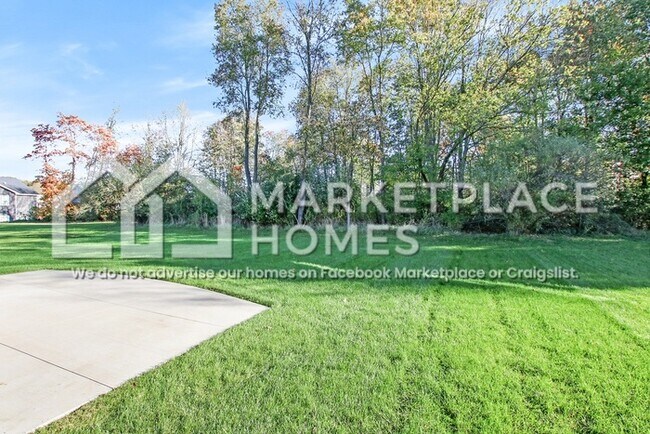Building Photo - 3738 Byram Cir