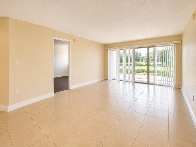 Building Photo - 4205 N University Dr
