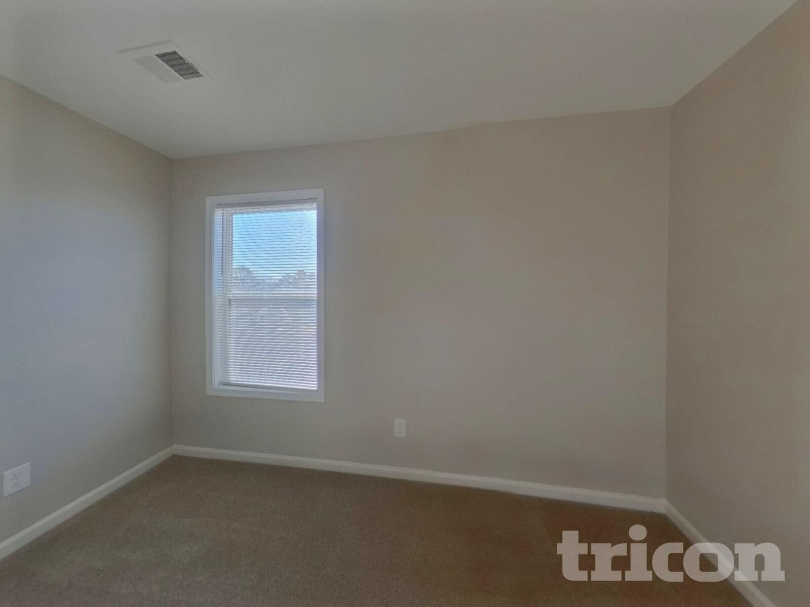 Building Photo - 309 Finch Ln