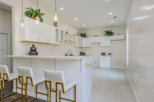 Building Photo - 1061 Shaw Pl