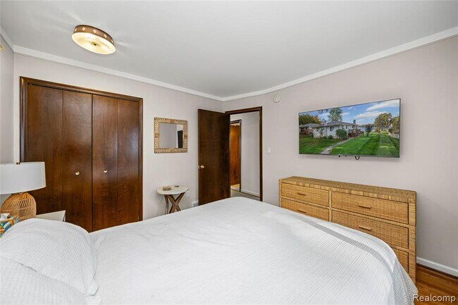 Building Photo - 9510 Beechcrest St