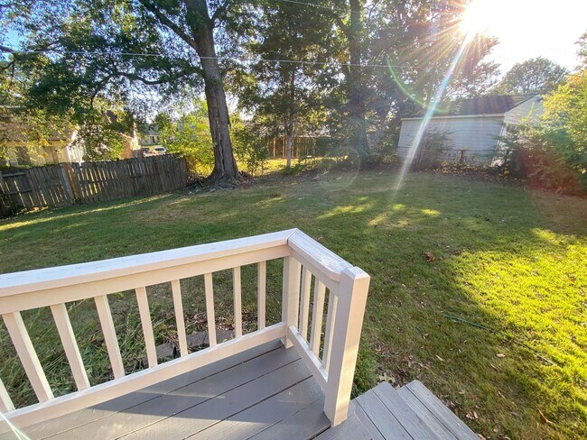Building Photo - Charming 3 bedroom 2 bath home near Coving...
