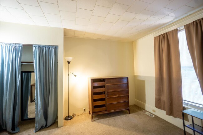 Building Photo - 113 Comstock Pl