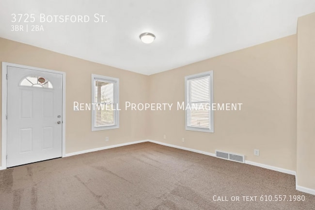 Building Photo - 3725 Botsford St