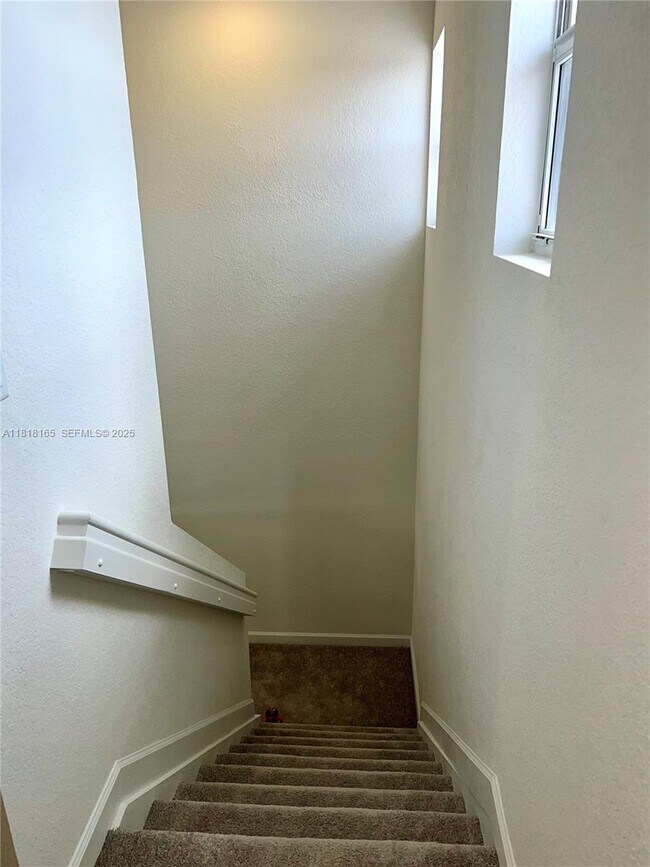 Building Photo - 2929 SE 23rd Ave