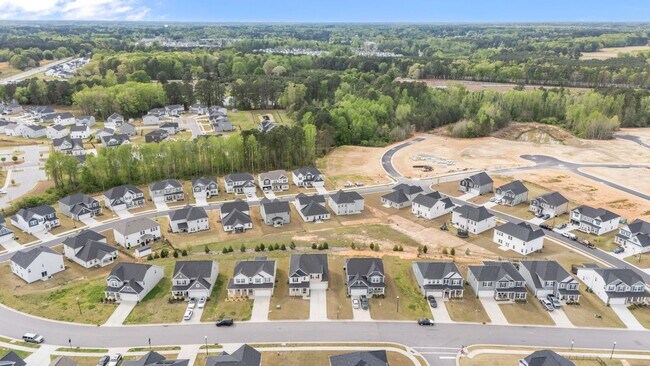 Building Photo - 629 Longstanton Ave