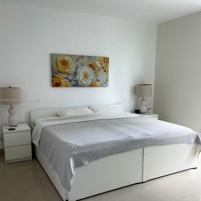 Building Photo - 335 S Biscayne Blvd