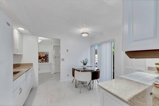 Building Photo - 7844 La Mirada Dr