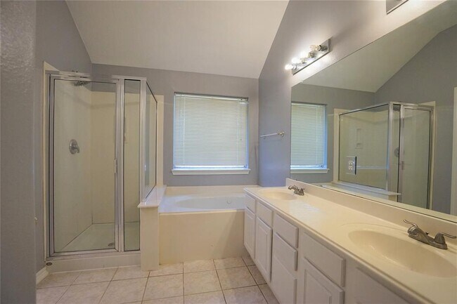 Building Photo - 106 S Abram Cir