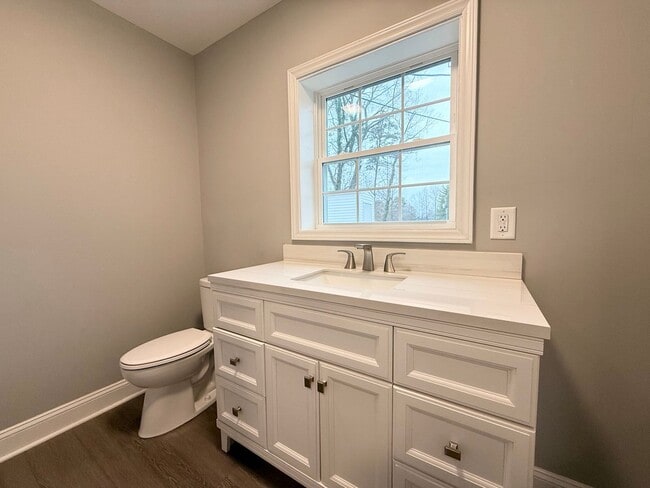 Building Photo - Renovated 2BR Home Minutes from Downtown Hickory – Washer & Dryer Included!