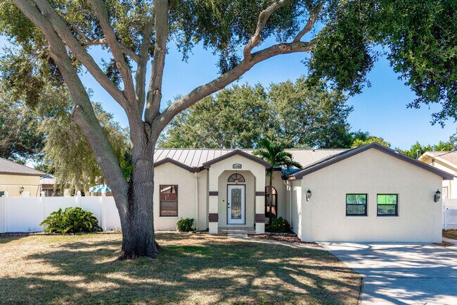 Building Photo - 11988 117th St N