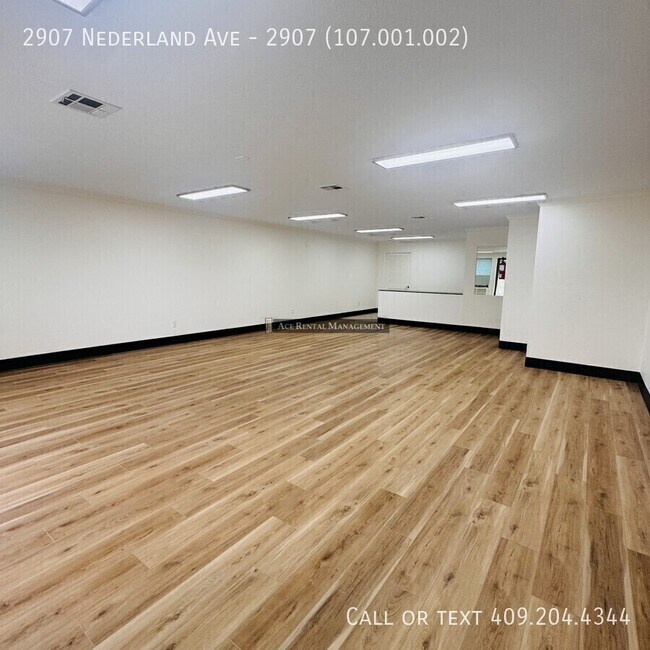 Building Photo - 2907 Nederland Ave