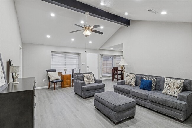 Building Photo - 4934 Deerwood Cir