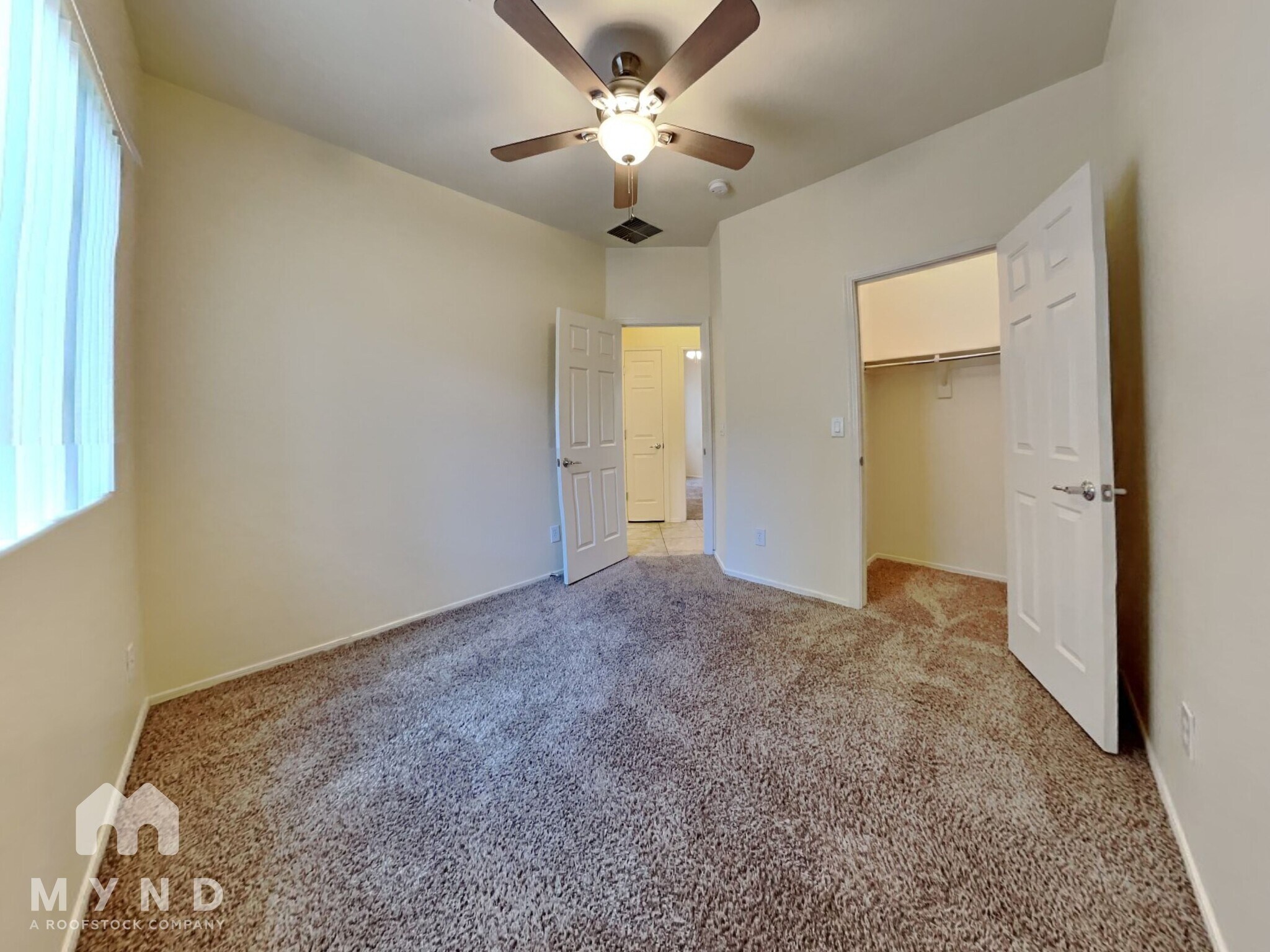 Building Photo - 38024 N Pagoda Ln