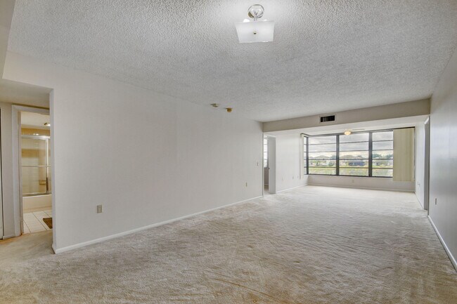 Building Photo - 3520 Whitehall Dr