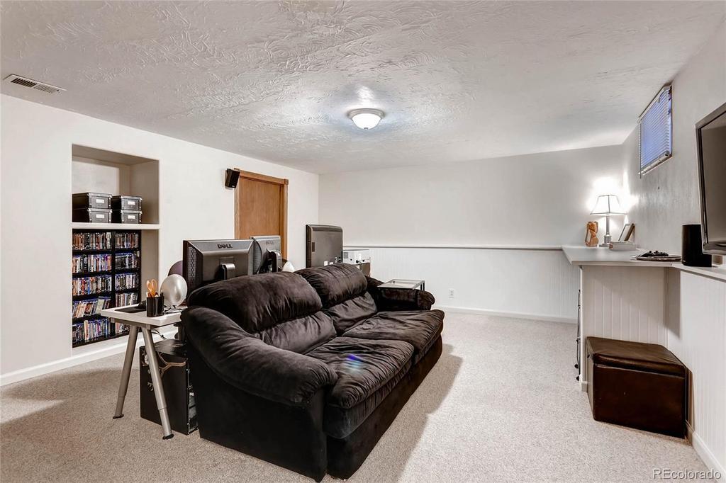 Building Photo - 5060 E Hinsdale Pl