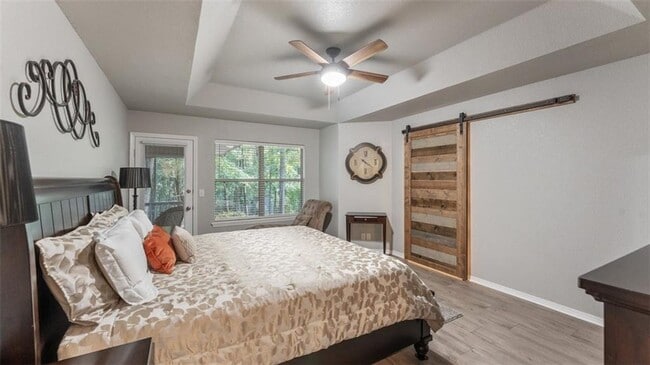 Building Photo - 9 E Elvendon Dr