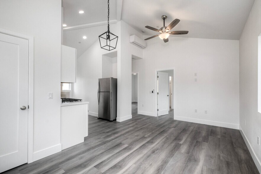Building Photo - 188 Gosnell Way