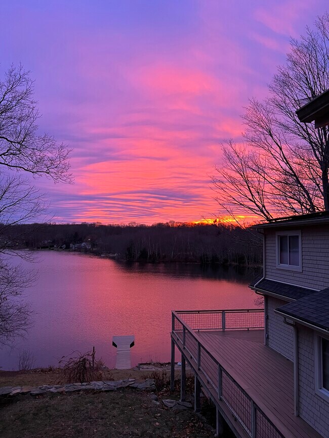 Building Photo - 131 Lakeside Dr