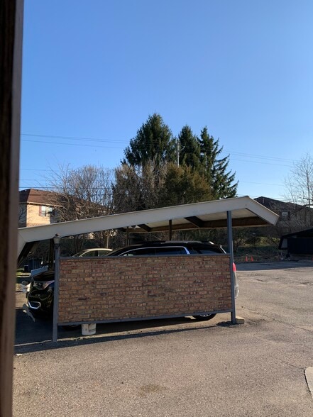 Covered car port - 61035 11 Mile Rd