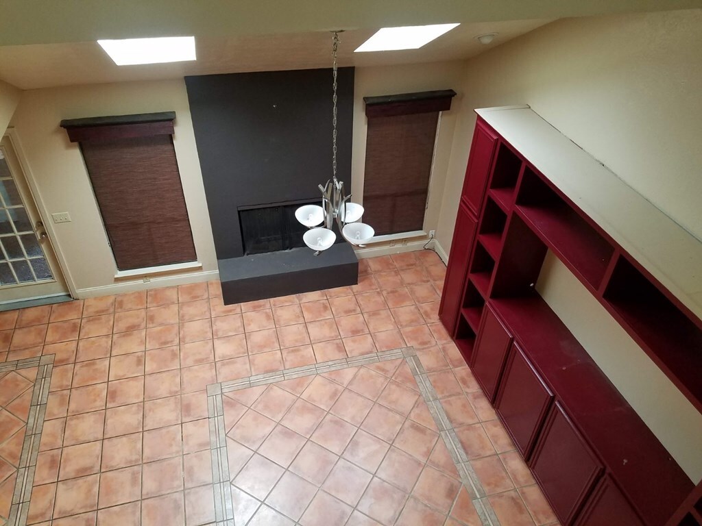 Building Photo - 1400 Pebble Ct