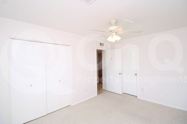 Building Photo - 1816 E Oxford Dr
