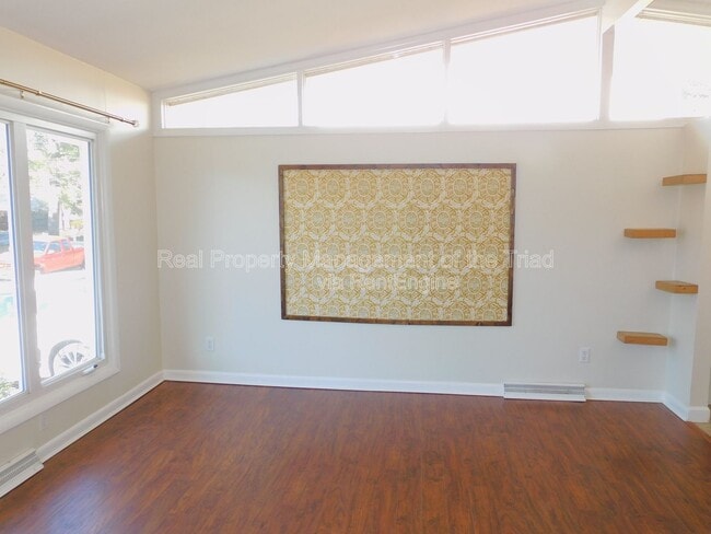 Building Photo - 3110 Canterbury St