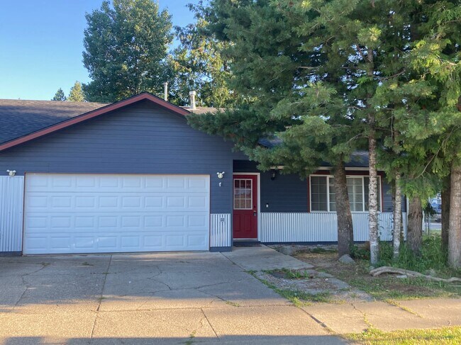 Building Photo - 1821 Spruce St