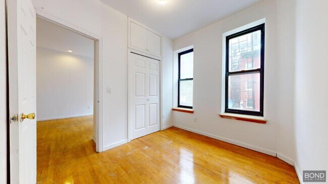 Building Photo - 3 bedroom in Manhattan NY 10003