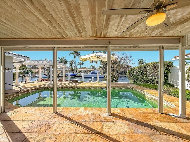 Building Photo - 2770 NE 8th Ct