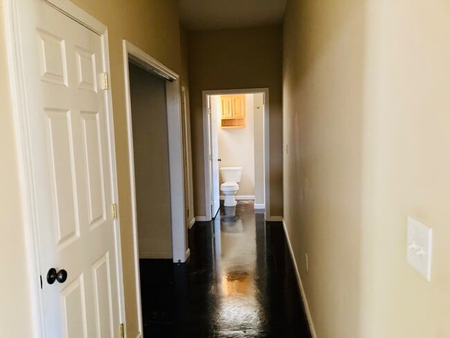 Building Photo - 230 CR 122