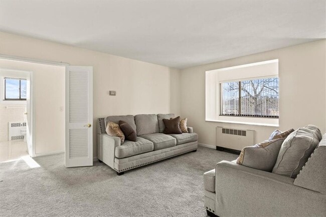 Building Photo - 2501 East Ave