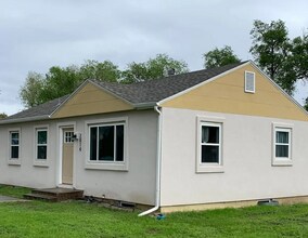 Building Photo - 2014 S Corona Ave