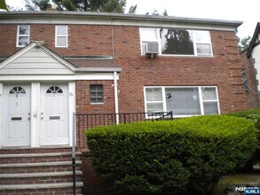 Building Photo - 79 Huguenot Ave