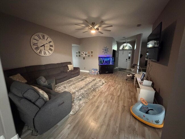 Building Photo - 2216 Smallwood Dr