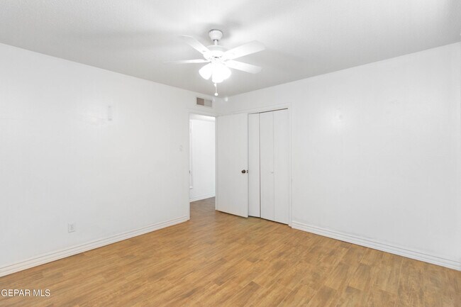 Building Photo - 8608 Catalpa Ln