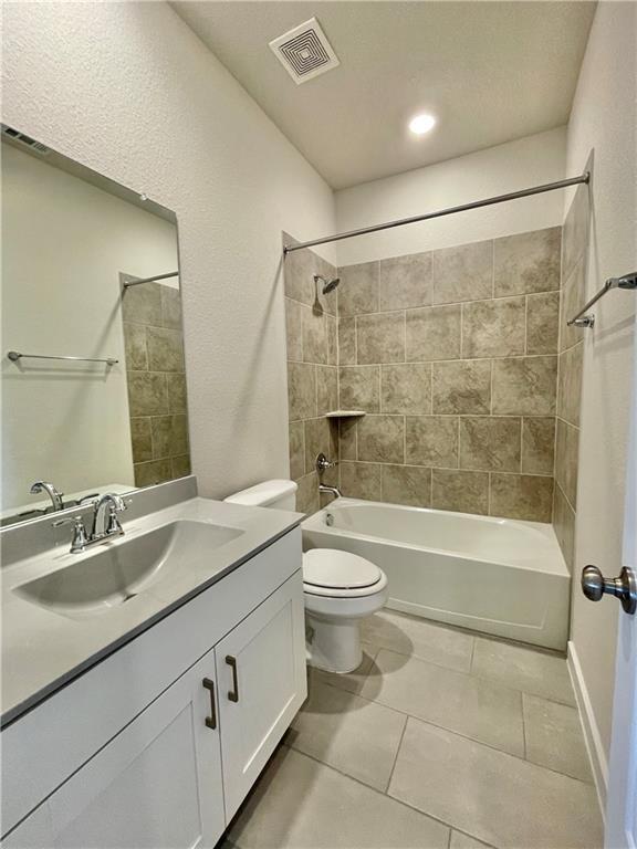 Building Photo - 210 Whisper Rill Dr