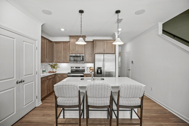 Building Photo - 12004 Oak St