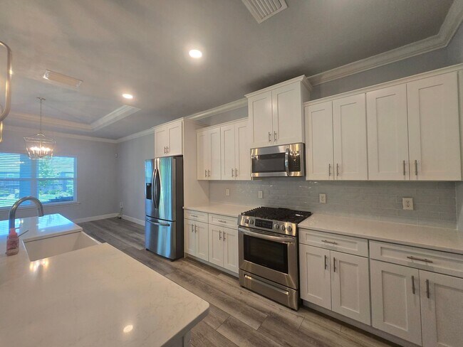 Building Photo - Beautiful 3-Bedroom, 2.5 Bath Home in Desi...