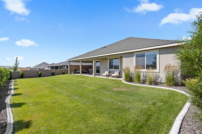 Building Photo - 4165 Corvina St