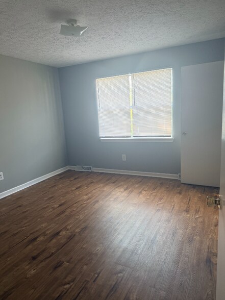 Building Photo - 54 Ferguson Dr