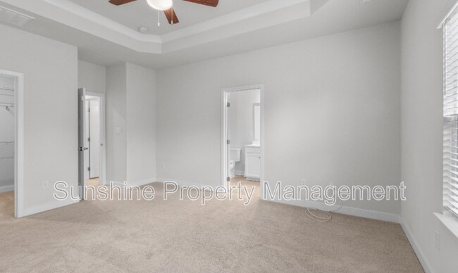 Building Photo - 432 Westport St