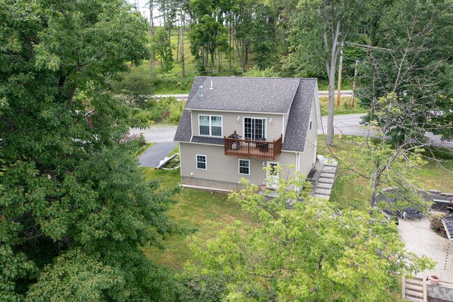 Building Photo - 4027 Graywood N