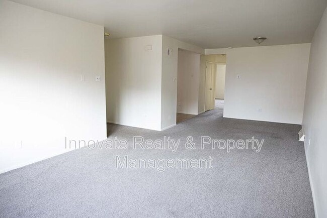 Building Photo - 8911 Alton St