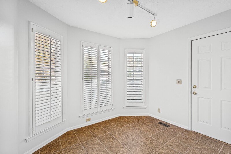 Building Photo - 6015 Bradford Hills Dr