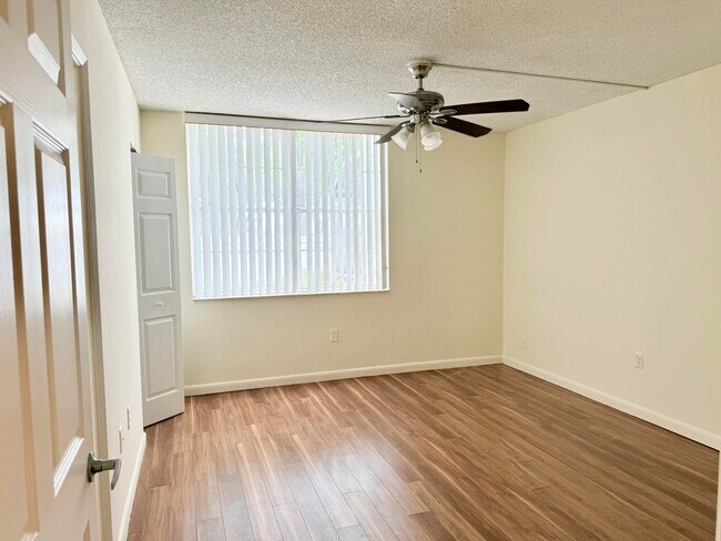 Building Photo - 3153 Clint Moore Rd